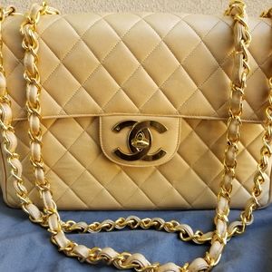 Chanel Vintage lambskin jumbo